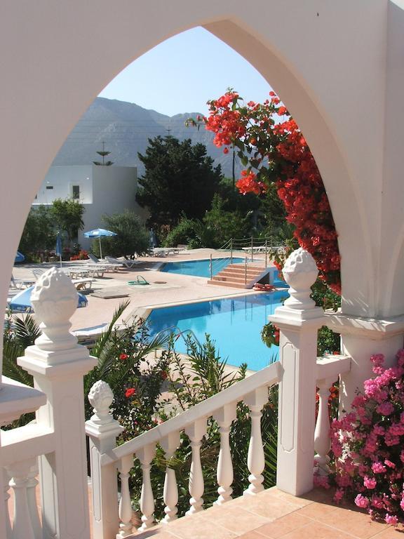 Eristos Beach Hotel Megálon Choríon Exterior foto